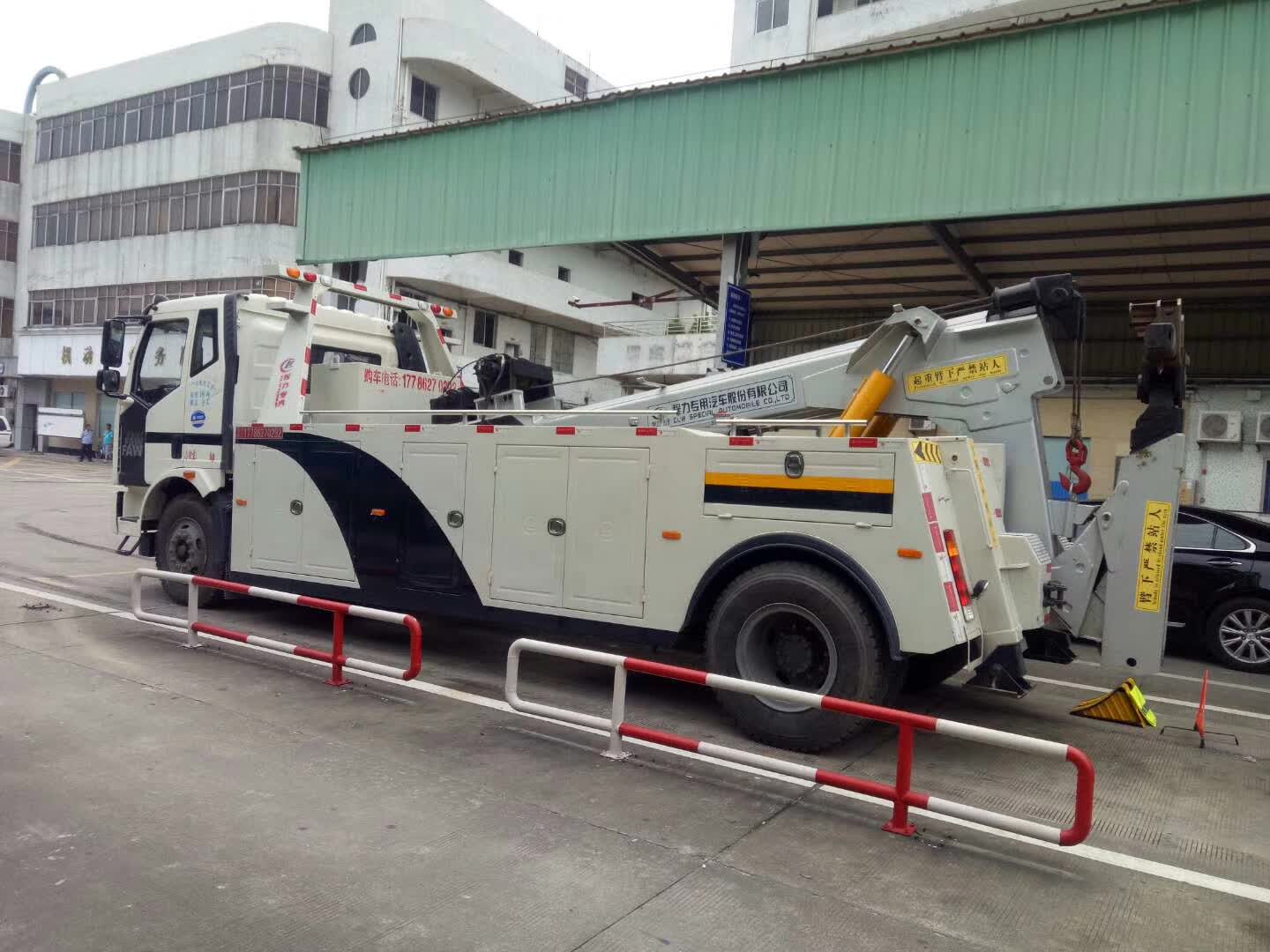 “拖車亂象”折射“擔當問題”